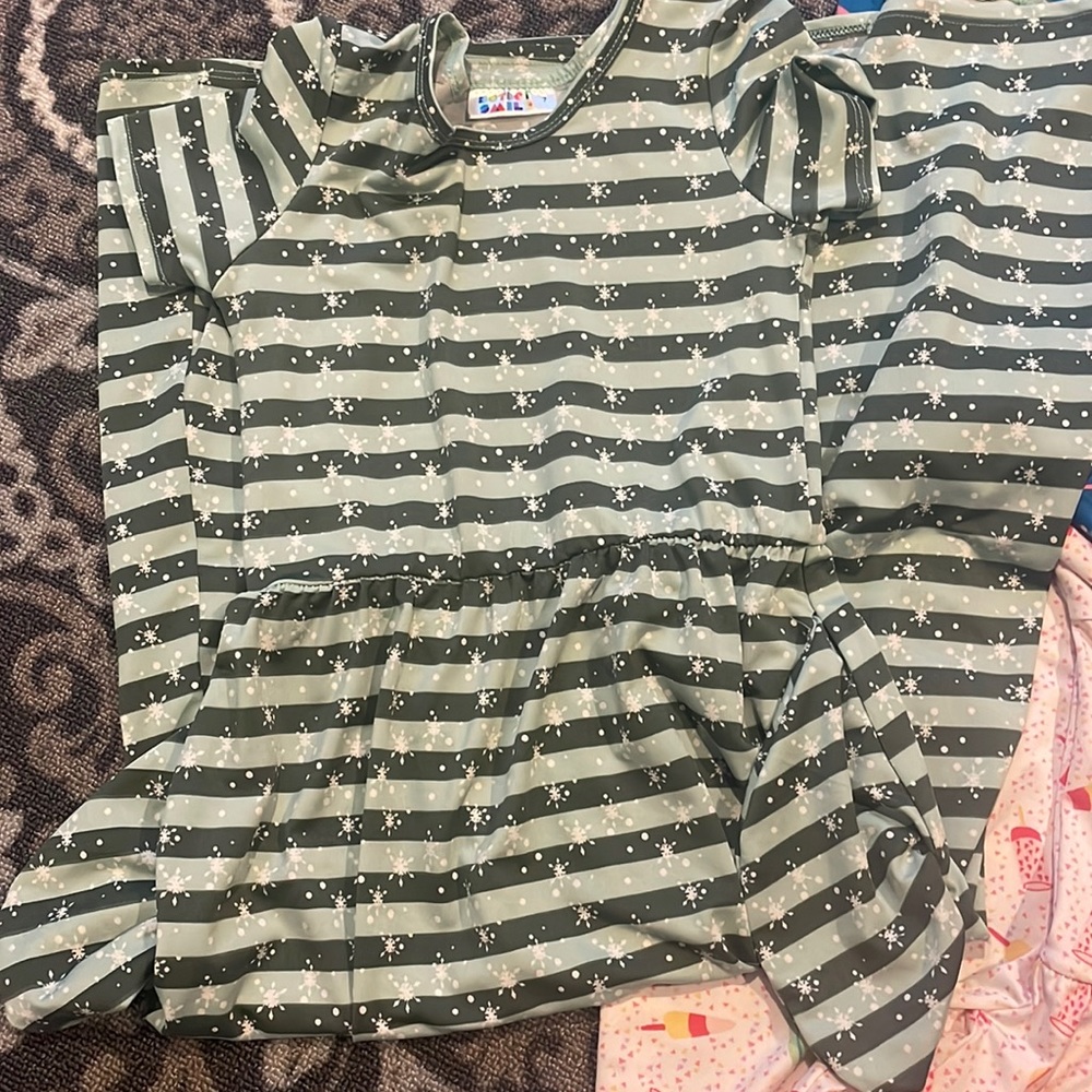 Dot dot smile size 7 dresses